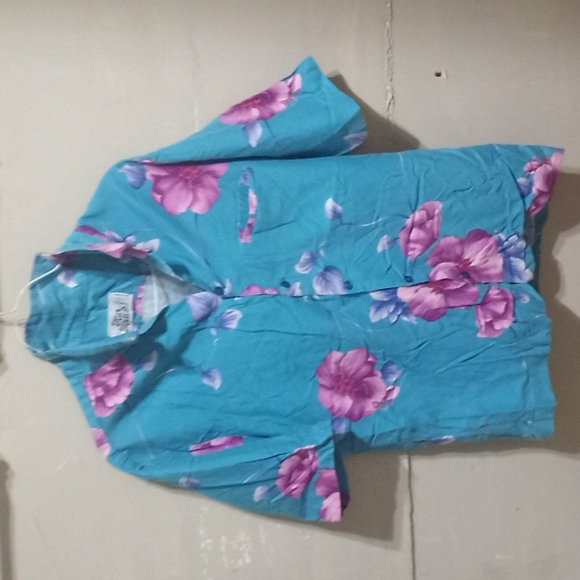 Hilo Hattie Other - Summer casual shirt